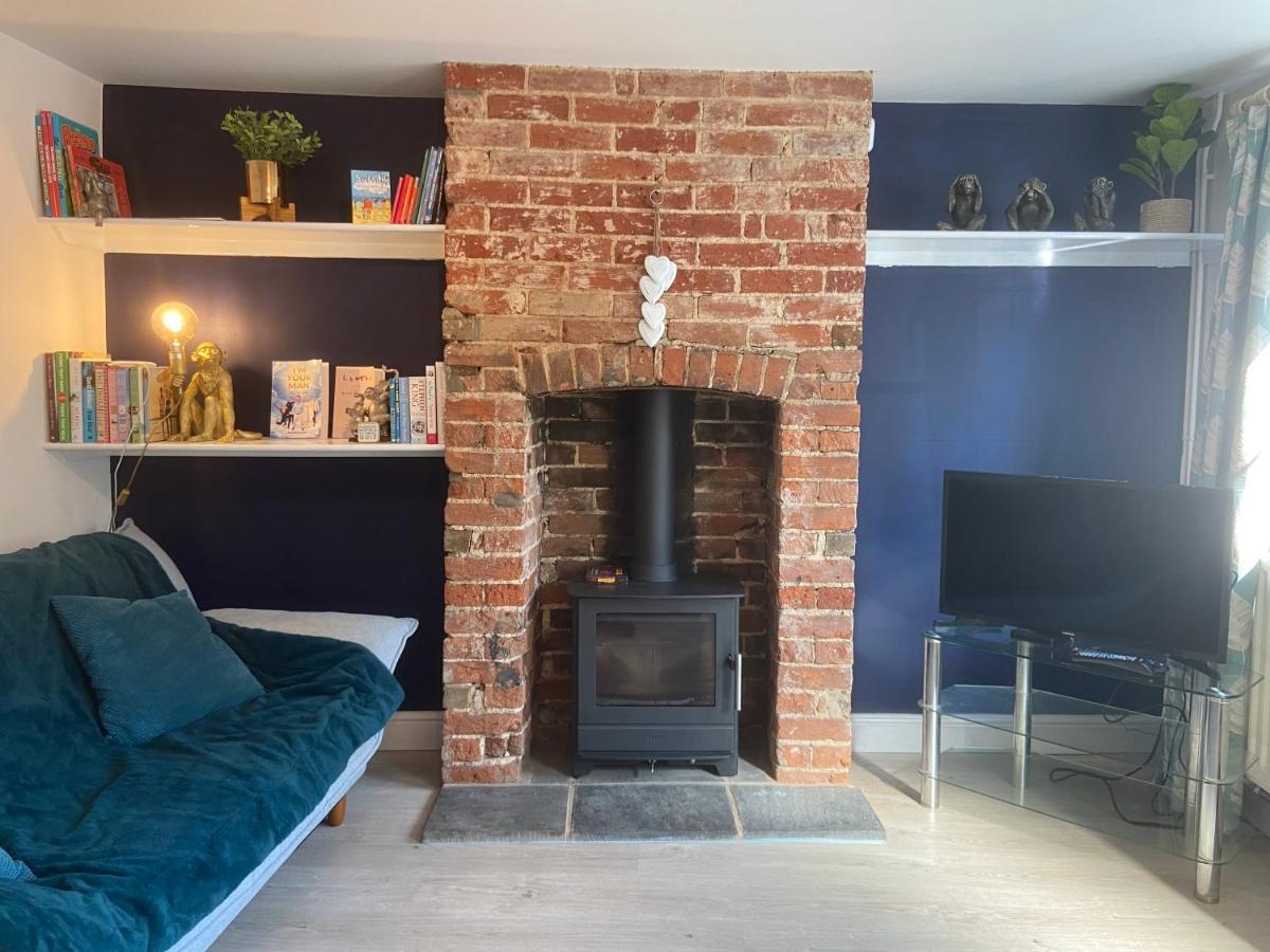 Woodbridge - Cosy Little 2-Bed Cottage Екстериор снимка